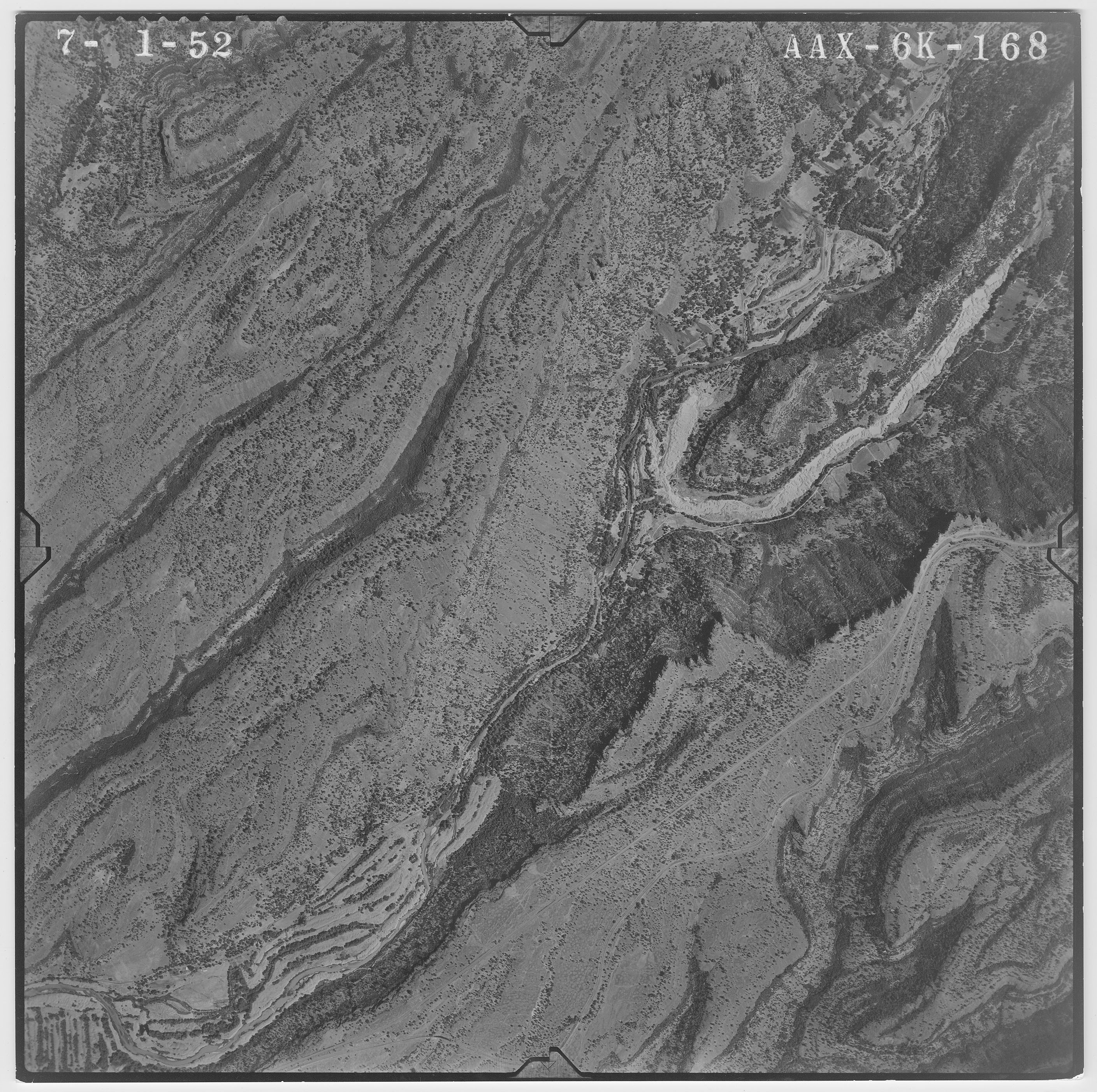 aax-1952_6k-168